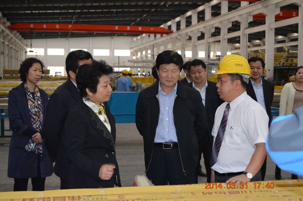 省委常委、無(wú)錫市委書記黃莉新、徐州市委書記曹新平一行蒞臨我公司考察