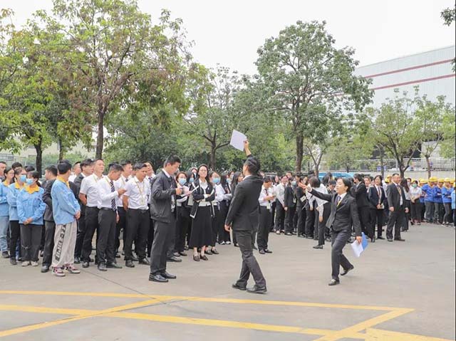 各部門正在進行人員清點