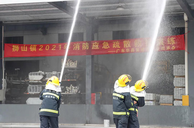 經(jīng)過南海區(qū)消防救援大隊大圃消防站的全力撲救火情得到有效控制